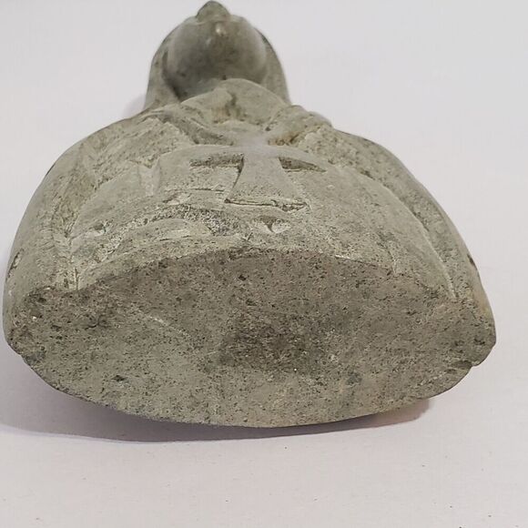 Vintage Haitian Carved River Stone Praying Woman Cross Sculpture Haiti 6" tall - Picture 5 of 6